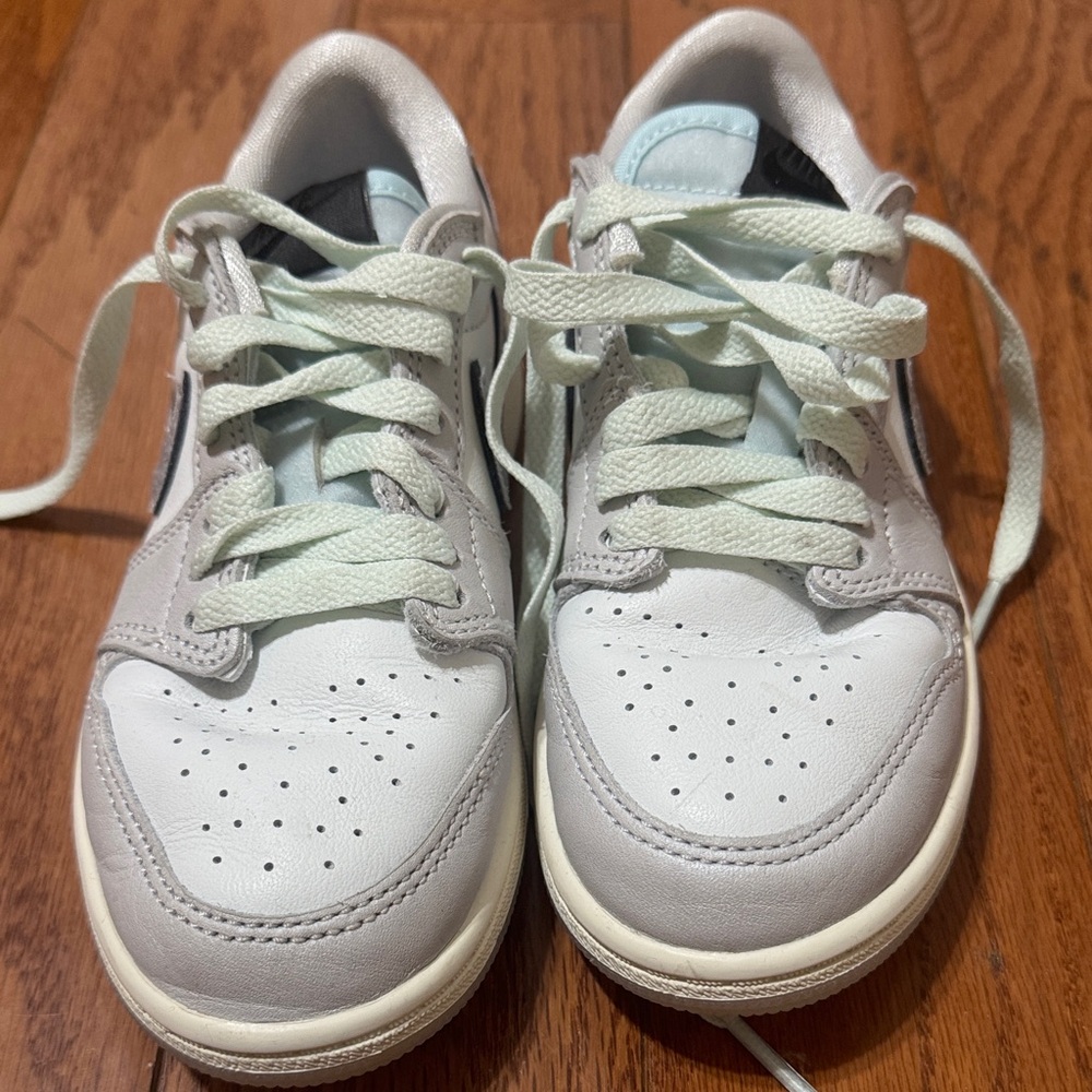 Nike Kids size 13C White and Gray Sneakers